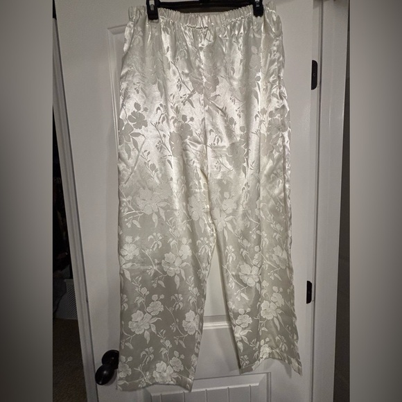 Erika Taylor Other - Vintage Erika Taylor Intimates White Satin Floral Women's Pajama Pants, Large